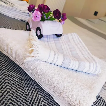 Apartment Lego Studio Security ,pool,gym,spa,airport 3 Km And 2 Big Mall